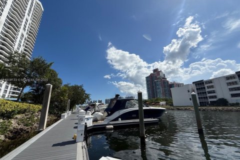 Снять в аренду кондоминиум в Авентура, Флорида 2 спальни, 109.72м2, № 1967434 - фото 14