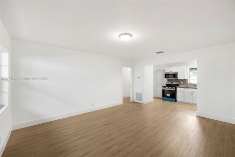 Commercial property in Hollywood, Florida 188.96 sq.m. № 2089105 - photo 20