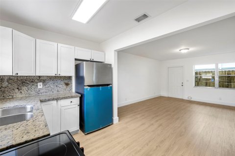 Commercial property in Hollywood, Florida 188.96 sq.m. № 2089105 - photo 29