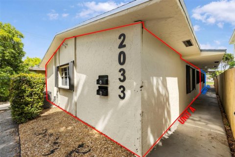 Commercial property in Hollywood, Florida 188.96 sq.m. № 2089105 - photo 9