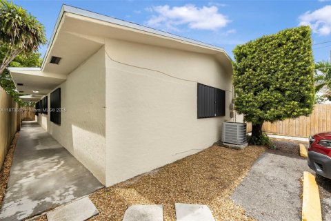 Commercial property in Hollywood, Florida 188.96 sq.m. № 2089105 - photo 8