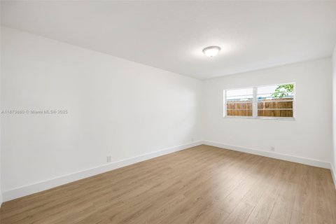 Commercial property in Hollywood, Florida 188.96 sq.m. № 2089105 - photo 30