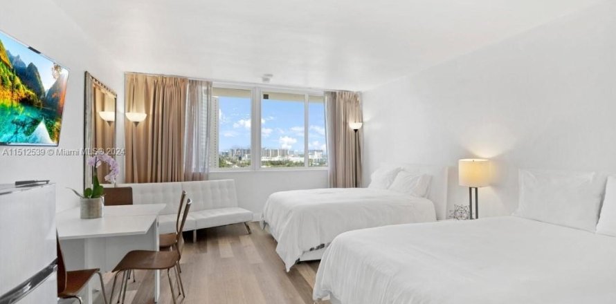 Studio in the Condo in Sunny Isles Beach, Florida № 1729393
