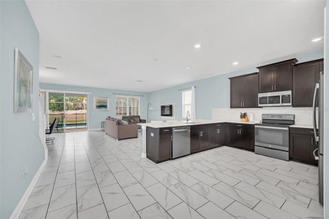 Villa ou maison à vendre à Davenport, Floride: 8 chambres, 363.15 m2 № 2345352 - photo 5