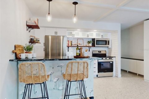 Condo in New Smyrna Beach, Florida, 1 bedroom  № 2221515 - photo 18