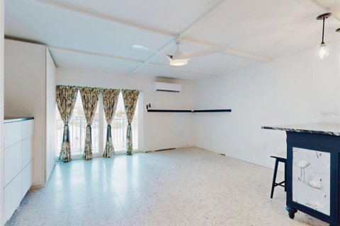 Condo in New Smyrna Beach, Florida, 1 bedroom  № 2221515 - photo 20