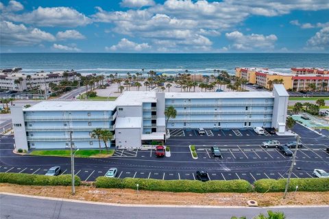 Condominio en New Smyrna Beach, Florida, 1 dormitorio  № 2221515