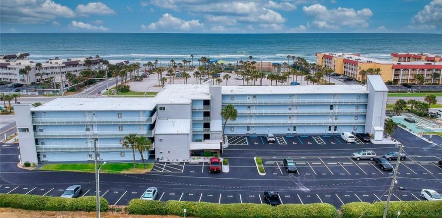 Condo in New Smyrna Beach, Florida, 1 bedroom  № 2221515
