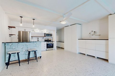 Condo in New Smyrna Beach, Florida, 1 bedroom  № 2221515 - photo 26