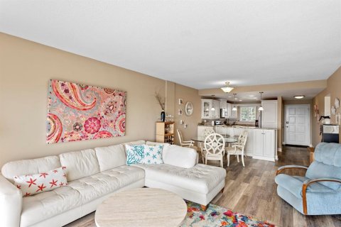 Condominio en venta en Saint Petersburg, Florida, 2 dormitorios, 98.48 m2 № 2225885 - foto 3