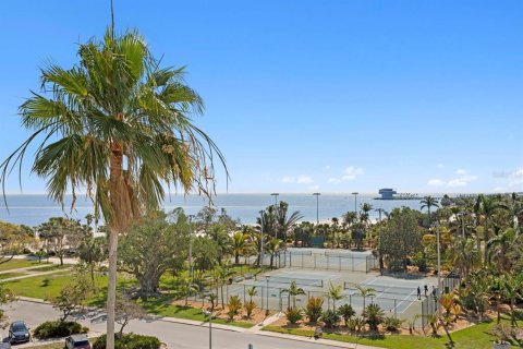 Condominio en venta en Saint Petersburg, Florida, 2 dormitorios, 98.48 m2 № 2225885 - foto 18