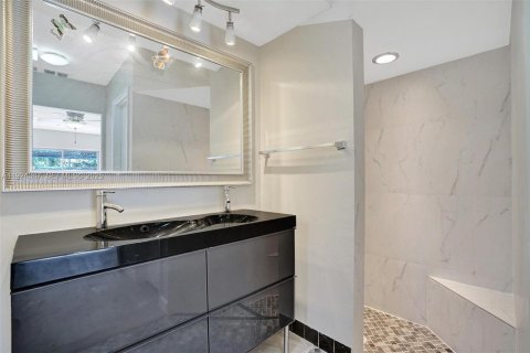 Casa en venta en Plantation, Florida, 4 dormitorios, 176.14 m2 № 1982903 - foto 18