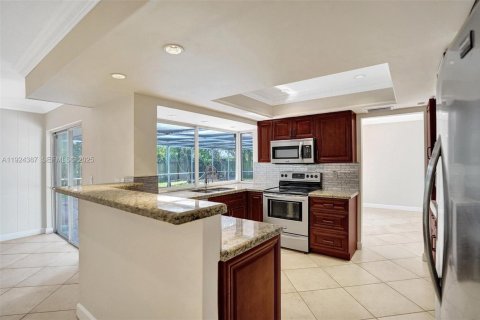 Casa en venta en Plantation, Florida, 4 dormitorios, 176.14 m2 № 1982903 - foto 22