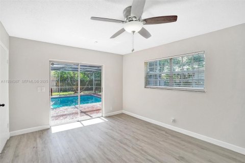 Casa en venta en Plantation, Florida, 4 dormitorios, 176.14 m2 № 1982903 - foto 15