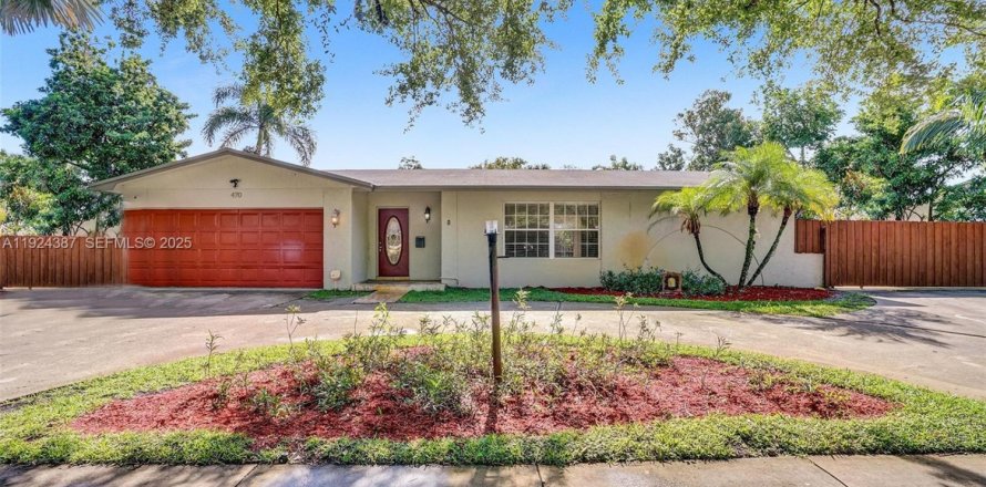 Casa en Plantation, Florida 4 dormitorios, 176.14 m2 № 1982903