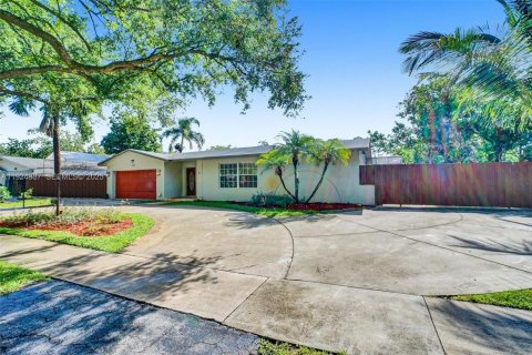 Casa en venta en Plantation, Florida, 4 dormitorios, 176.14 m2 № 1982903 - foto 3