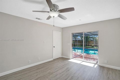 Casa en venta en Plantation, Florida, 4 dormitorios, 176.14 m2 № 1982903 - foto 16