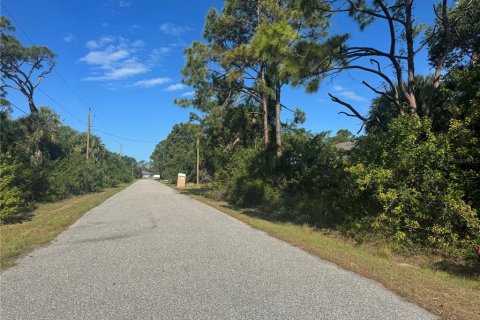 Terreno en venta en North Port, Florida № 2159424 - foto 2