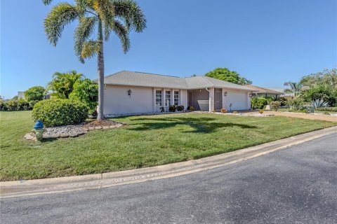 Villa ou maison à vendre à Venice, Floride: 2 chambres, 180.32 m2 № 2418314 - photo 3