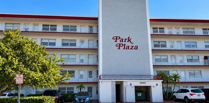 Condo in Pinellas Park, Florida, 2 bedrooms  № 2394436