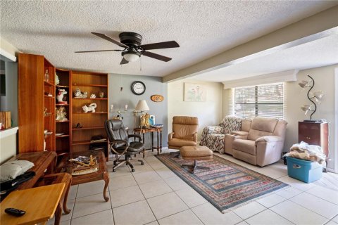 Villa ou maison à vendre à Lady Lake, Floride: 4 chambres, 158.49 m2 № 2129984 - photo 5