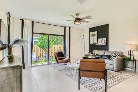 Touwnhouse à louer à Florida City, Floride: 3 chambres, 133.13 m2 № 1919959 - photo 6
