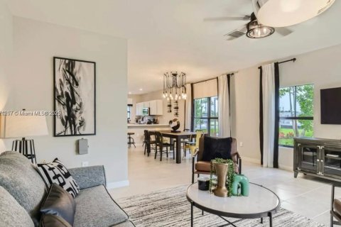 Townhouse in Florida City, Florida 3 bedrooms, 133.13 sq.m. № 1919959 - photo 8