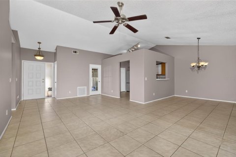 Villa ou maison à louer à Orlando, Floride: 3 chambres, 118.91 m2 № 2124705 - photo 16