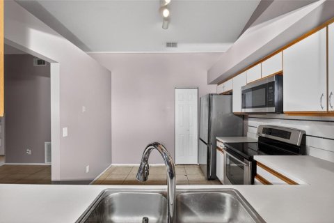 Villa ou maison à louer à Orlando, Floride: 3 chambres, 118.91 m2 № 2124705 - photo 20
