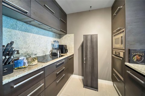 Купить кондоминиум в Майами, Флорида 1 спальня, 95.78м2, № 2091088 - фото 10