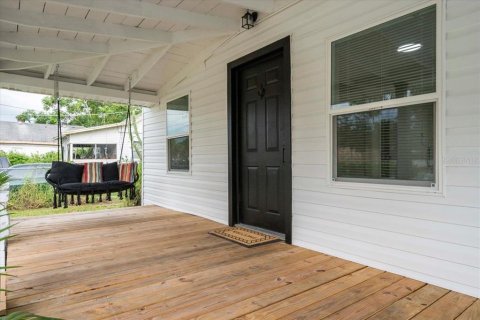 House in Auburndale, Florida 4 bedrooms, 159.42 sq.m. № 1869071 - photo 4