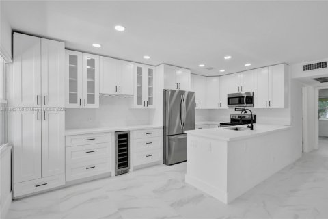 Condominio en venta en Deerfield Beach, Florida, 2 dormitorios, 76.18 m2 № 1890645 - foto 7