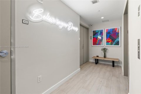 Снять в аренду кондоминиум в Майами, Флорида 3 спальни, 187.48м2, № 2002482 - фото 2