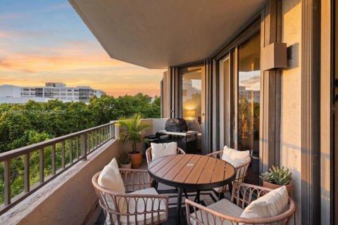 Купить кондоминиум в Ки-Бискейн, Флорида 3 спальни, 180.51м2, № 2064846 - фото 2