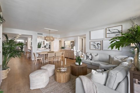 Купить кондоминиум в Ки-Бискейн, Флорида 3 спальни, 180.51м2, № 2064846 - фото 7