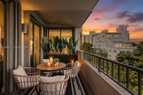 Кондоминиум с 3 спальнями в Ки-Бискейн, Флорида № 2064846