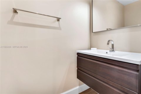 Villa ou maison à vendre à Pembroke Pines, Floride: 4 chambres, 222.41 m2 № 1989345 - photo 29