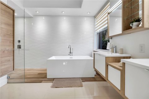 Villa ou maison à vendre à Pembroke Pines, Floride: 4 chambres, 222.41 m2 № 1989345 - photo 17