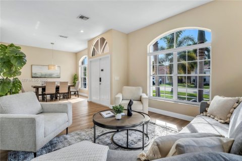 Villa ou maison à vendre à Pembroke Pines, Floride: 4 chambres, 222.41 m2 № 1989345 - photo 9