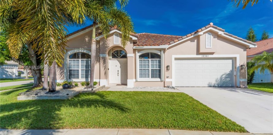 Villa ou maison à Pembroke Pines, Floride 4 chambres, 222.41 m2 № 1989345