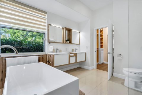 Villa ou maison à vendre à Pembroke Pines, Floride: 4 chambres, 222.41 m2 № 1989345 - photo 20