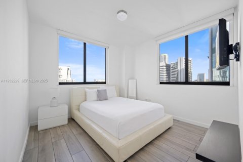 Condo in Miami, Florida, 2 bedrooms № 1991638 - photo 13