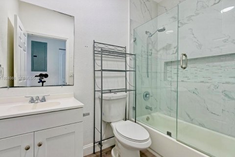 Купить виллу или дом в Хомстед, Флорида 4 спальни, 166.39м2, № 1982206 - фото 9