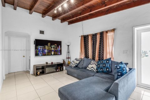 Купить виллу или дом в Майами, Флорида 2 спальни, 106.28м2, № 1818245 - фото 6