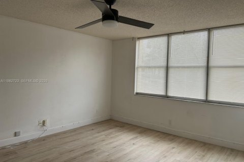 Copropriété à vendre à Lauderhill, Floride: 2 chambres, 102.19 m2 № 2049244 - photo 6