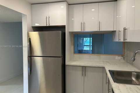 Copropriété à vendre à Lauderhill, Floride: 2 chambres, 102.19 m2 № 2049244 - photo 22