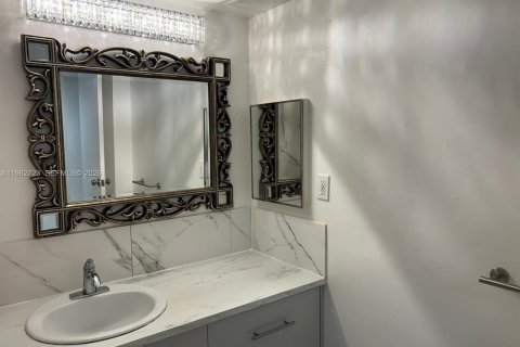 Copropriété à vendre à Lauderhill, Floride: 2 chambres, 102.19 m2 № 2049244 - photo 10