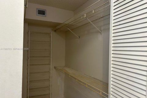 Copropriété à vendre à Lauderhill, Floride: 2 chambres, 102.19 m2 № 2049244 - photo 20