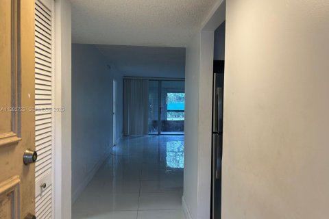 Copropriété à vendre à Lauderhill, Floride: 2 chambres, 102.19 m2 № 2049244 - photo 2