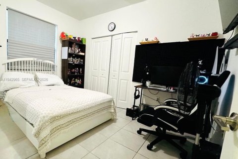 Villa ou maison à vendre à Miami, Floride: 3 chambres, 176.89 m2 № 1999291 - photo 12